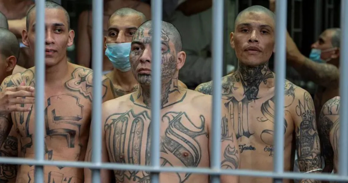 Bukele reforma constitución para permitir cadena perpetua en El Salvador