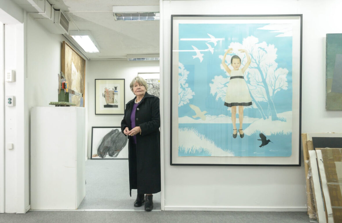 Dueña de Galería Caballo Verde recibirá premio Marco Bontá, pero ve difícil continuar con el espacio