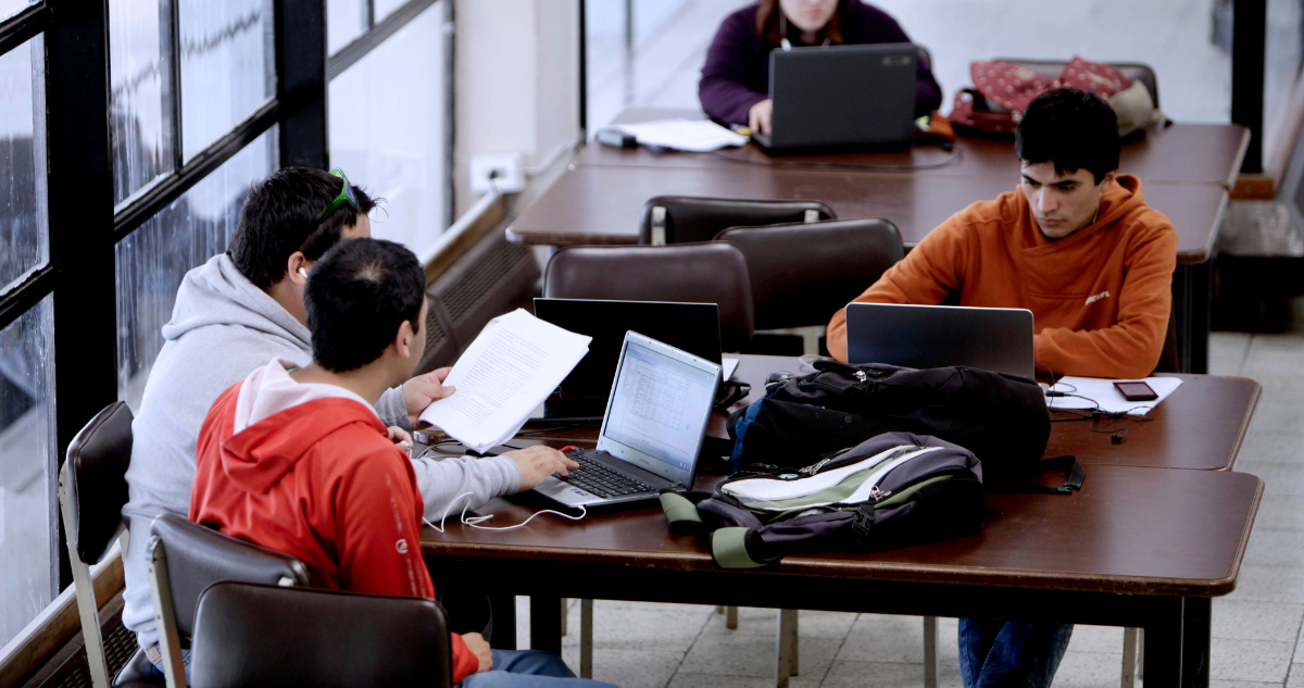 Cobro del CAE: cómo funciona actualmente y cuál es la propuesta que se evalúa para “altos sueldos”