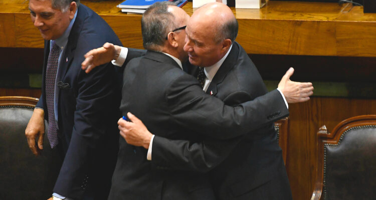 Cámara aprueba medidas transitorias para contener precio de la parafina ante alzas: pasa al Senado