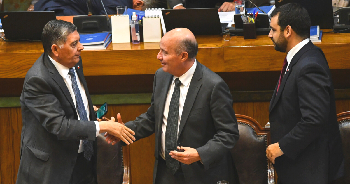 Cámara despacha la ley de combustibles con medidas para paliar el alza en medio de tenso debate
