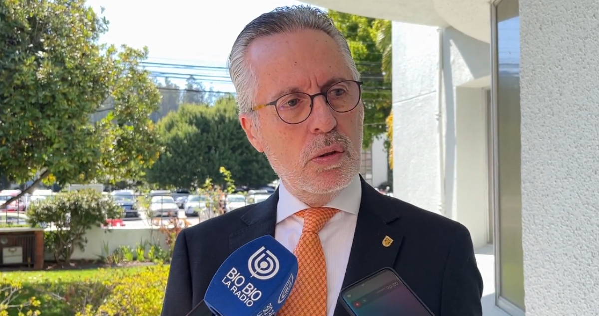 Tercer candidato: Carlos Von Plessing presenta antecedentes para postular a rectoría de la UdeC