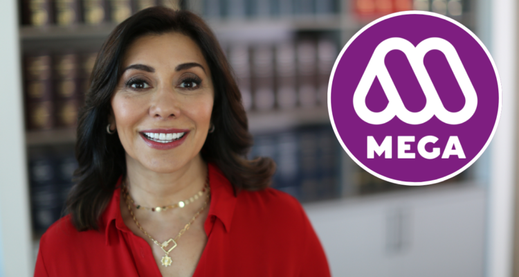 Carmen Gloria Arroyo y logo de Mega