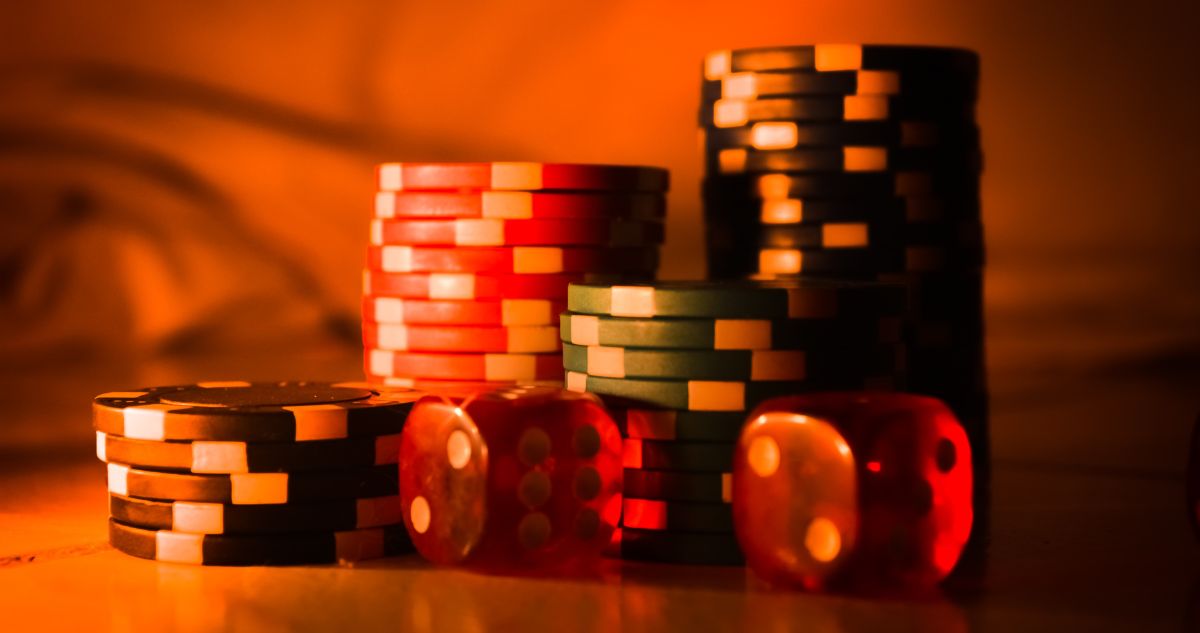 Abrió sumarios: FACh identifica a funcionarios que pese a prohibición apostaron en casinos