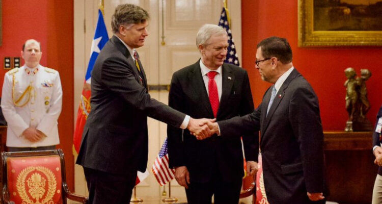 Chile y EEUU firman acuerdo para avanzar en la cooperación sobre minerales críticos y tierras raras