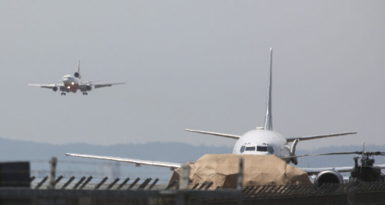 Gobierno anuncia llegada de otros 34 chilenos deportados desde EEUU: van 354 en administración Trump