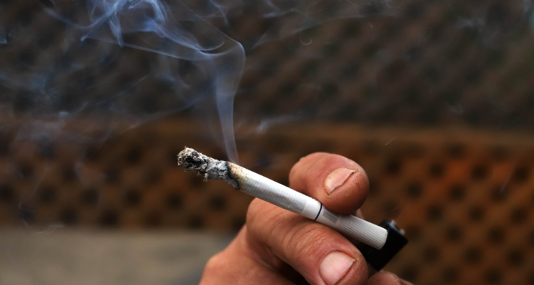 Cigarrillo encendido