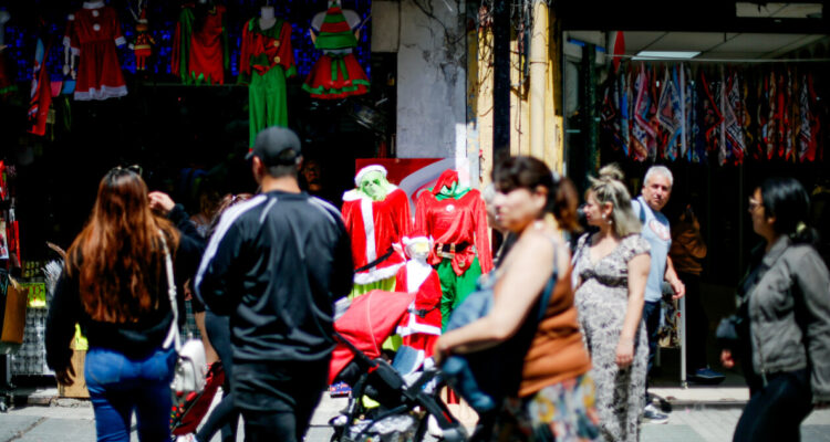 Comercio minorista alerta impacto de combustibles en precios y prevé mayor cautela en consumo