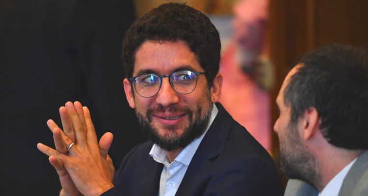 Comisión de Trabajo aprueba en general negociación ramal y abre debate por estándares laborales