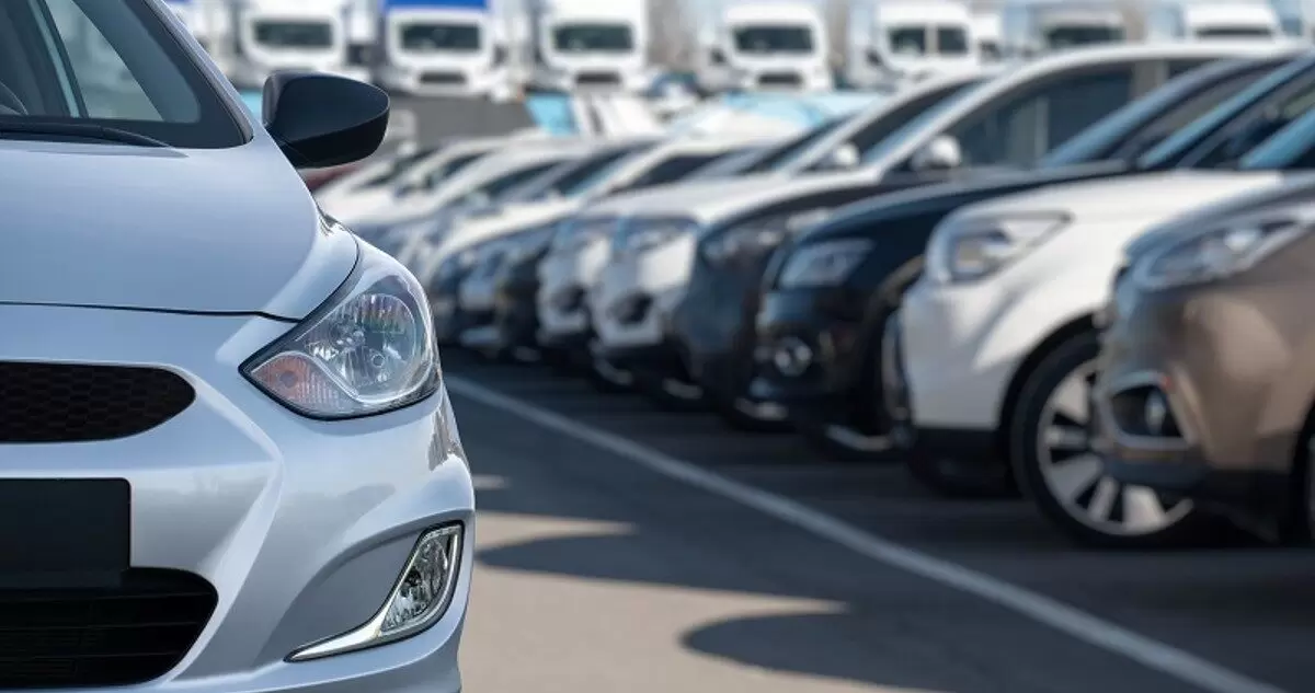 ¿Qué considerar antes de comprar un auto usado? Sigue estos 7 consejos para evitar una estafa