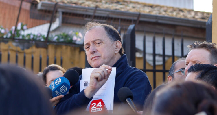 Comunidad se desmarca de vecino que encaró al ministro Poduje en Coronel y condena el incidente