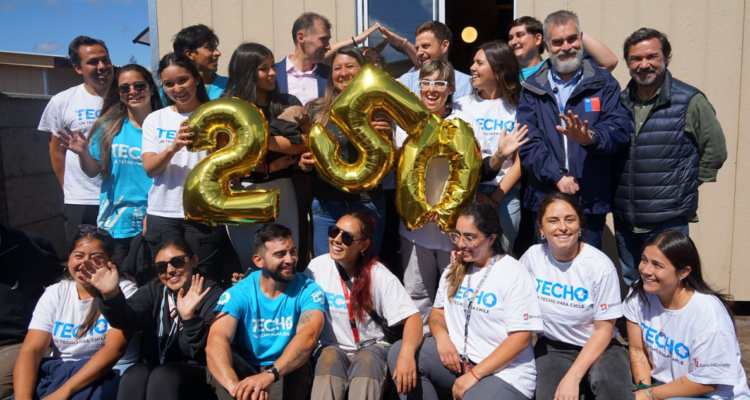 TECHO-Chile cumple meta y entrega 250 viviendas de emergencia tras incendios en Bío Bío y Ñuble