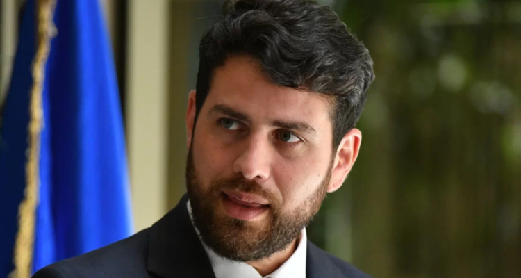 Ibáñez (FA) rebate a Quiroz por el CAE: "Cobrarle a la clase media no resuelve el problema de fondo"