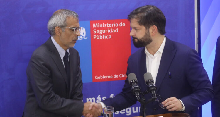 Ministro Cordero declina oferta del presidente Boric para asumir apetecido cargo en el CDE