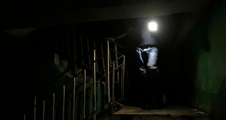 Cuba vivirá este lunes el mayor apagón de su historia, con la economía paralizada y conflicto con EEUU