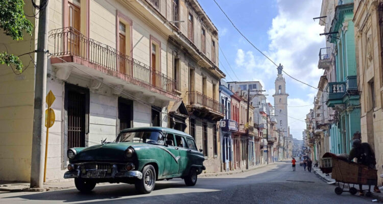 Cuba permitirá a sus ciudadanos en el extranjero invertir en empresas privadas en la isla