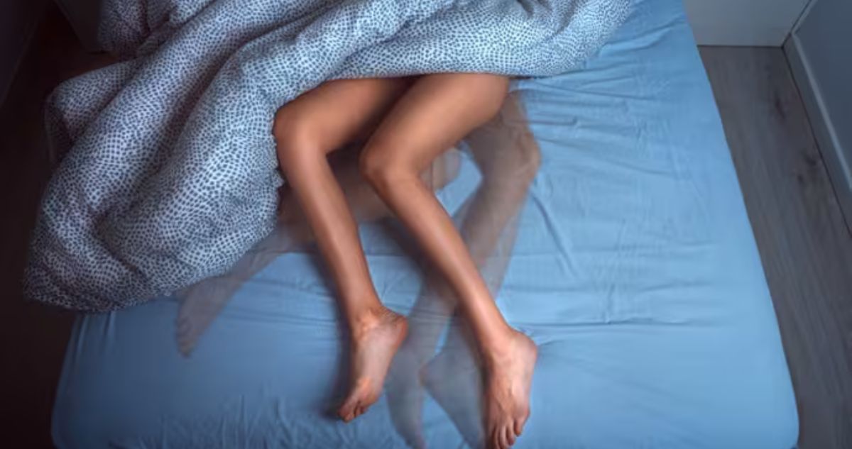 Síndrome de piernas inquietas: la causa oculta detrás del insomnio que padece el 10% de los chilenos