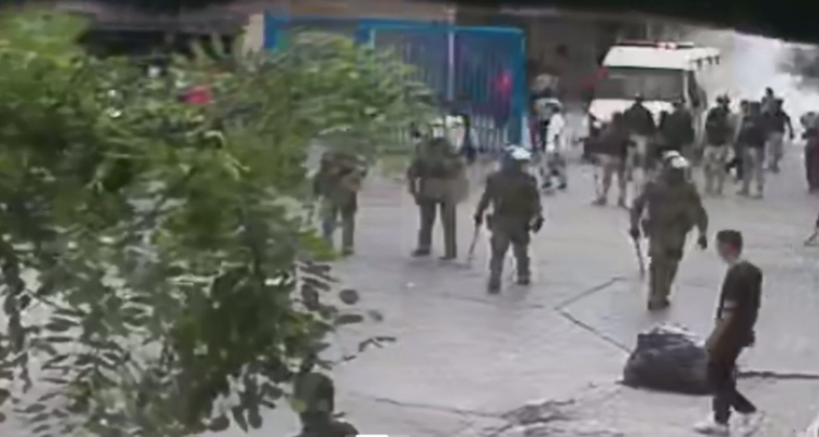 Delincuentes botan reja perimetral en barrio Meiggs: un detenido