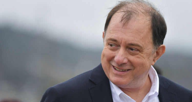 Poduje asegura que visitará zonas afectadas por incendios cada 15 días y compromete Serviu en terreno