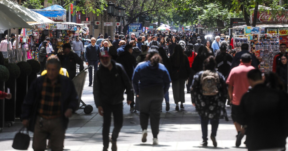 El desempleo de la población extranjera aumentó al igual que la informalidad según el INE