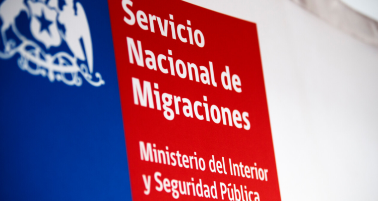 Migraciones deja crisis de nacionalizaciones: 120 mil trámites pendientes y 22 mil decretos sin firma