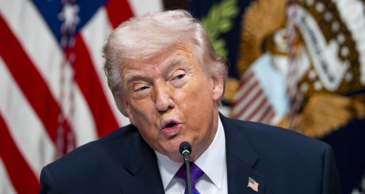 Trump ofrece "amplia cobertura aérea" a la minoría kurda si se sublevan contra el régimen de Irán