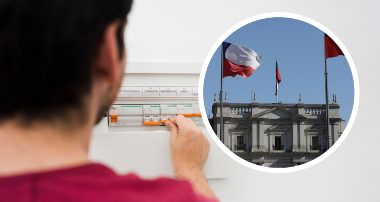 Persona apagando la luz. Y foto de La Moneda.