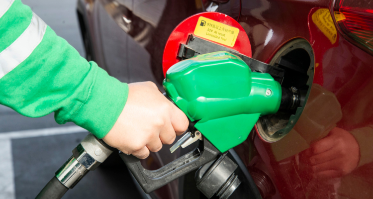 Enap: gasolinas de 93 y 97 suben hasta 20,9 pesos por litro y diésel aumenta 11,8