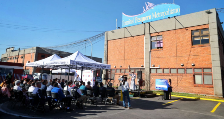 Entregan concesión del Terminal Pesquero Metropolitano: trabajadores lo administrarán por 20 años