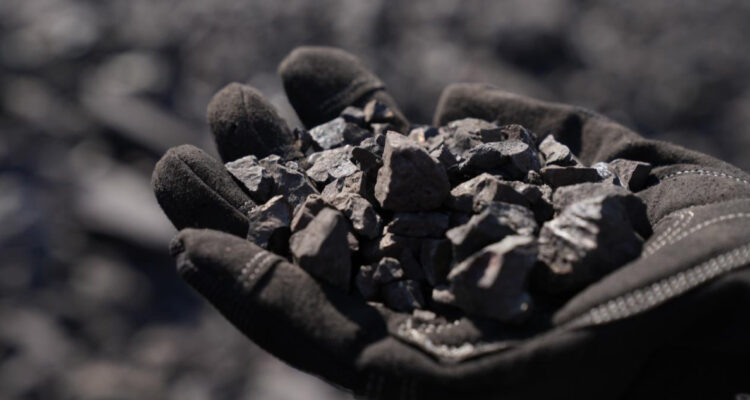 "Un paso histórico hacia la minería del S. XXI": destacan nuevo reglamento de uso de escorias de cobre