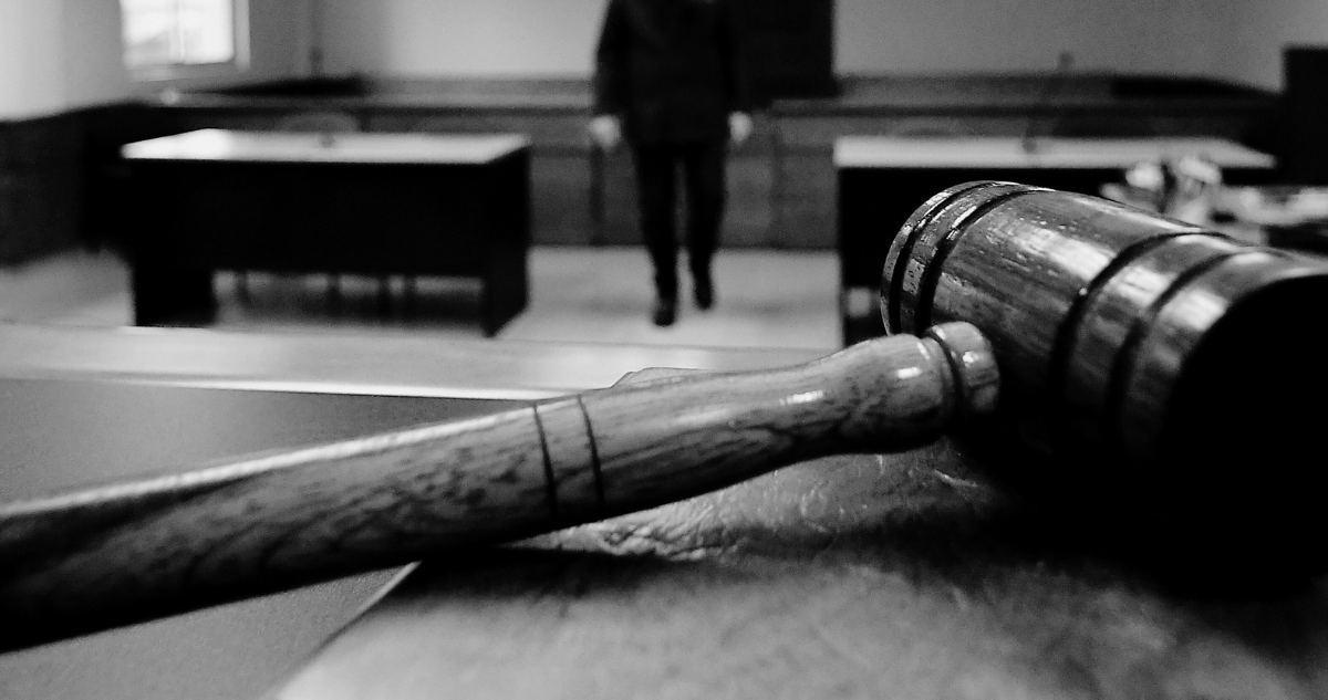 Los delitos por los que se apunta a cuatro acusados por presunta corrupción judicial en Los Ángeles