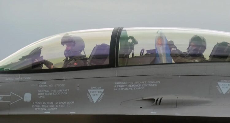 F-16 comprados por Milei: empresa de EEUU entrenará a pilotos para una defensa inédita en Argentina