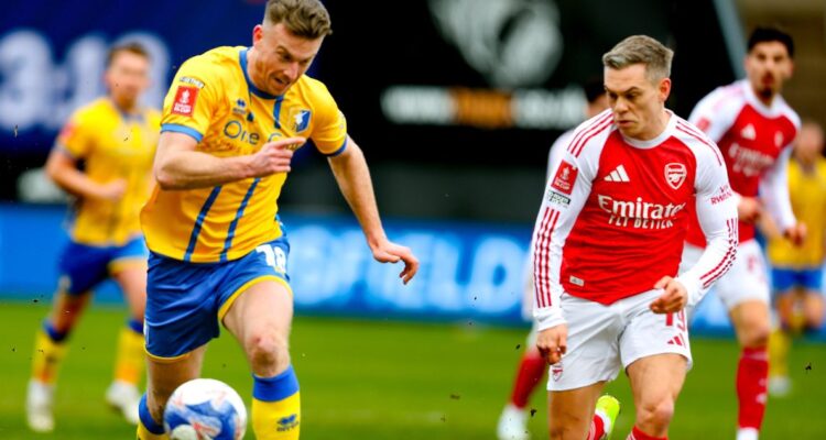 Arsenal venció con lo justo al Mansfield en FA Cup.