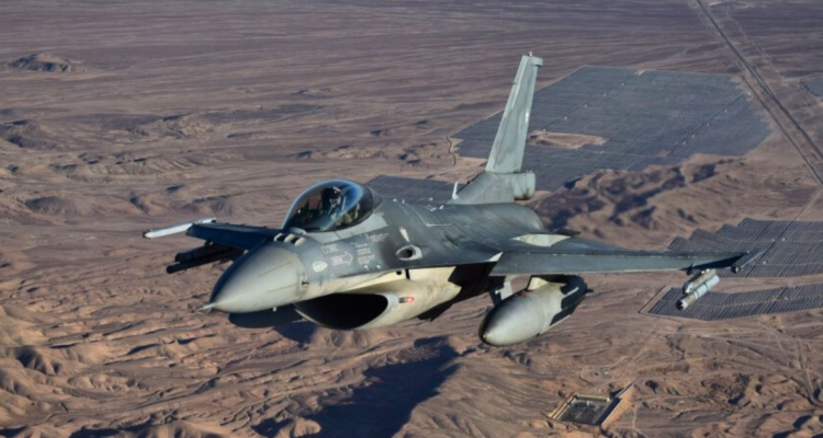 F-16 y F-5 Tigre de la FACH sobrevolarán Santiago este sábado: revisa AQUÍ la hora y dónde