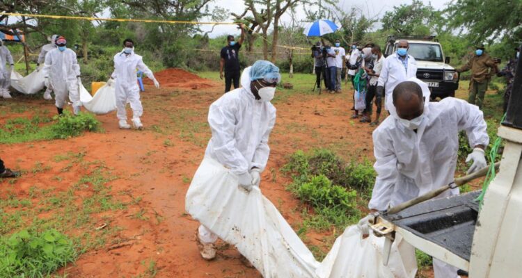33 cadáveres, en su mayoría bebés, son descubiertos en fosa común en Kenia: sospechan de hospitales