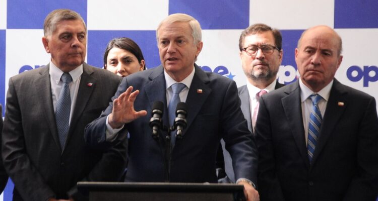 Kast pone fin al traspaso por desconfianza y asegura que si encuentra irregularidades acudirá a la ley