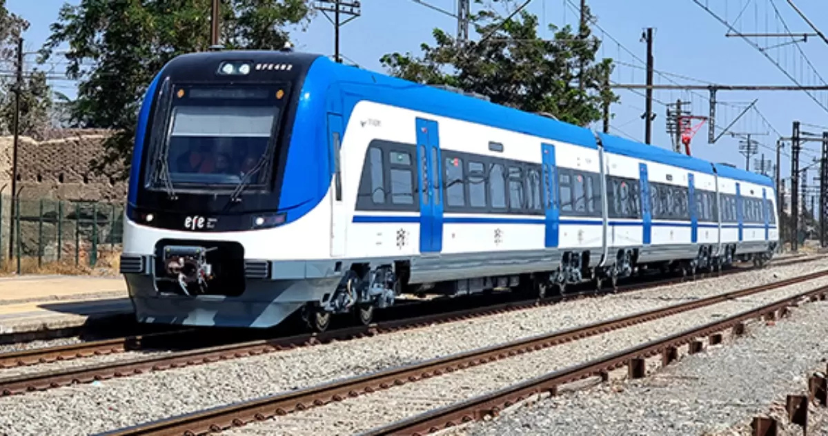 Uno de los proyectos emblemáticos de Boric: Tren Santiago Valparaíso queda estancado y sin avance
