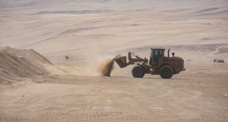 Críticas al “Escudo Fronterizo” por su real efectividad: “Militares cavando zanjas para las cámaras”