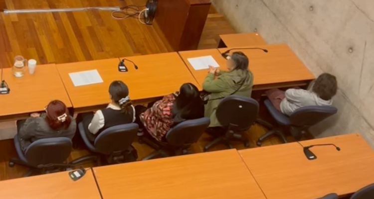 Baja asistencia a formalización de funcionarios públicos que compraron licencias: llegaron 5 de 49