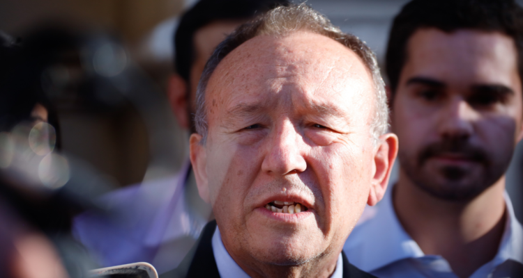 García Ruminot afirma que no pondrán término a 40 horas: Kast “no va a restar ningún beneficio social”