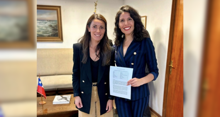 Gatica (RN) entrega a ministra Arzola proyecto que responsabiliza a padres en casos de bullying