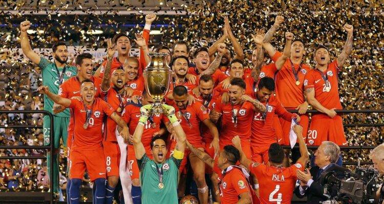 Generación Dorada de La Roja es destacada como uno de los 50 mejores equipos en la historia del fútbol.