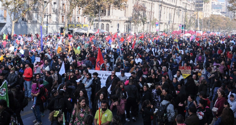 Gobierno retira proyecto de negociación colectiva ramal con que Boric buscaba empoderar a sindicatos