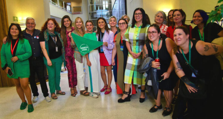 Gobierno valora avance de la Ley de Aborto en la Cámara y espera que administración Kast no la vete