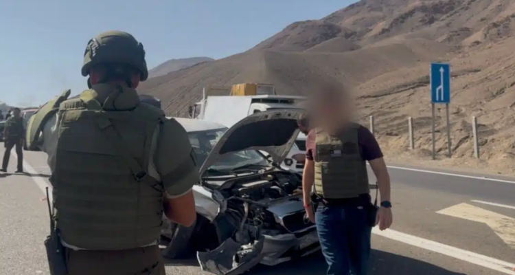 Fuerte choque en la entrada de Antofagasta termina con dos detenidos: uno era buscado por homicidio