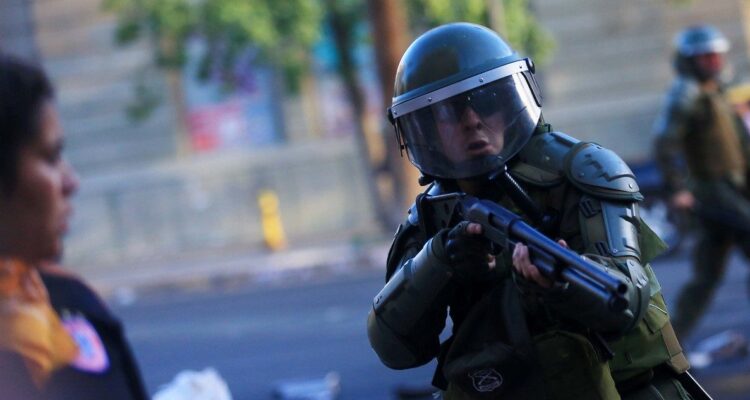 Relatora ONU advierte que indultos a policías del estallido en Chile sería una “burla a las víctimas”