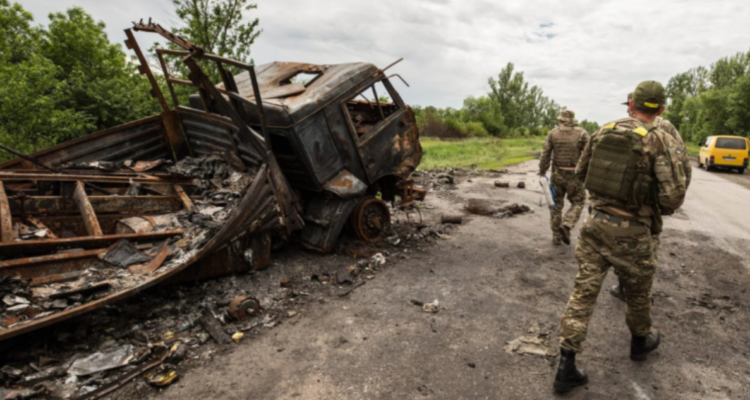 Informan que dos civiles rusos murieron tras bombardeo de Ucrania