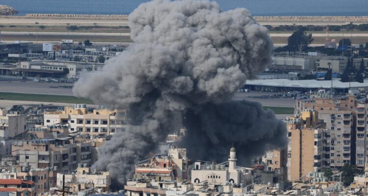 Israel bombardea el sur del Líbano tras orden de evacuación masiva en medio de escalada contra Hezbolá