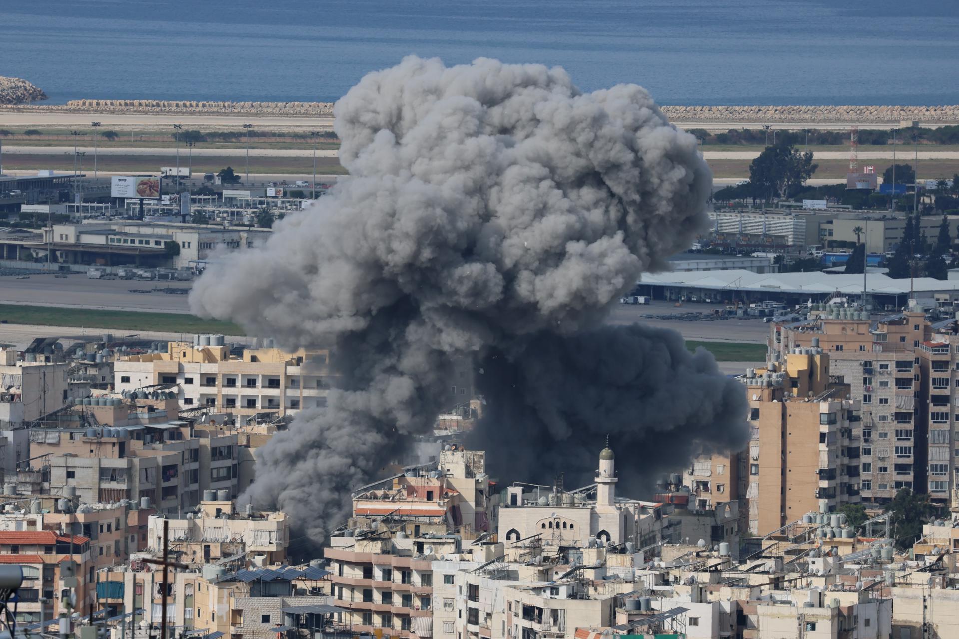Ataque aéreo israelí en Dahieh, un suburbio predominantemente chií en el sur de Beirut, Líbano