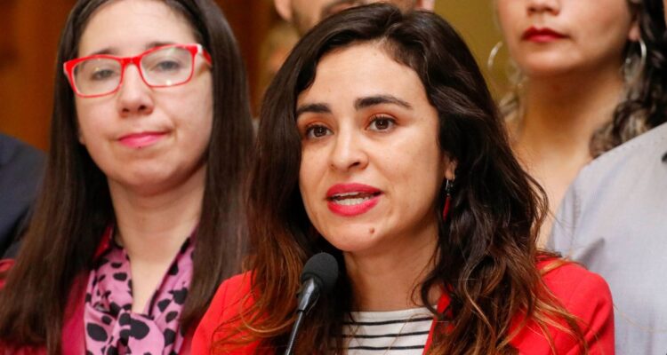 Diputada Morales (FA) revela que padece cáncer: “Estoy con esperanza y confiada que saldré adelante”